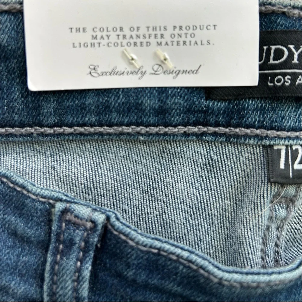 JUDY BLUE Women’s Mid Rise Skinny Fit Jeans Exclusive Modern Distressed 7/28 NWT